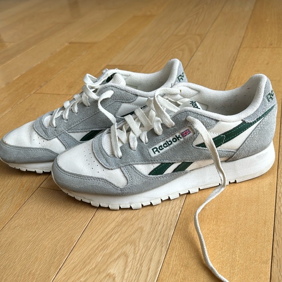 Men’s Reebok Classic Nylon Sneakers - Picture 2 of 8